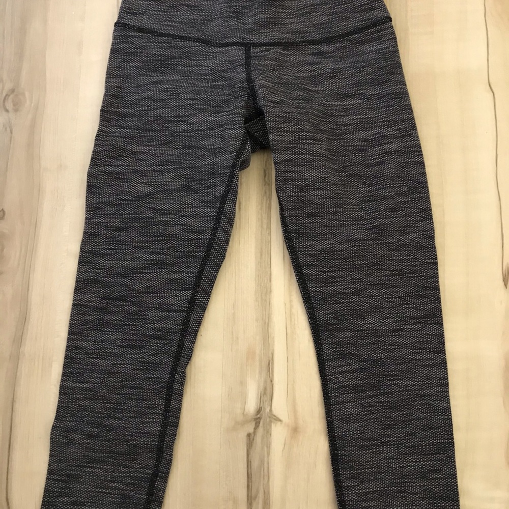Lululemon Capri 🍋 - Picture 2 of 6